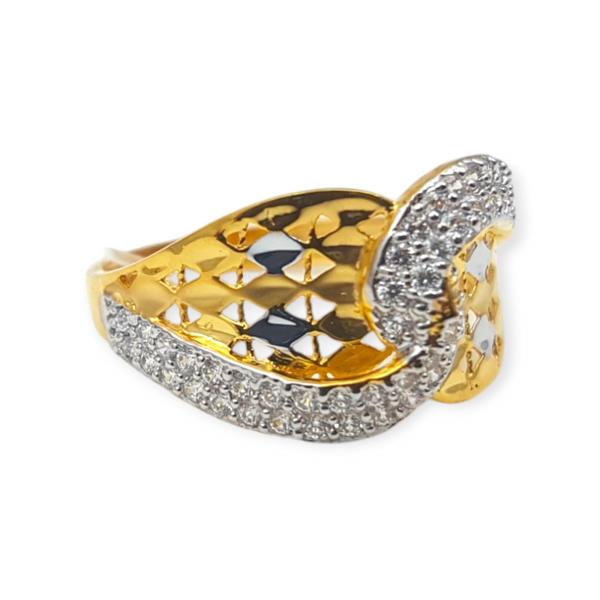 Beautiful Gold Ring with Amazing Design for Ladies